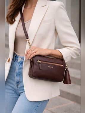 Vintage Coach Distressed Brown Leather Crossbody bag
